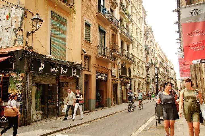 Center-Ramblas ξενώνας Βαρκελώνη Εξωτερικό φωτογραφία