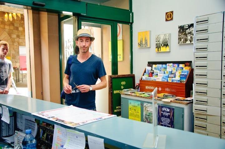 Center-Ramblas ξενώνας Βαρκελώνη Εξωτερικό φωτογραφία