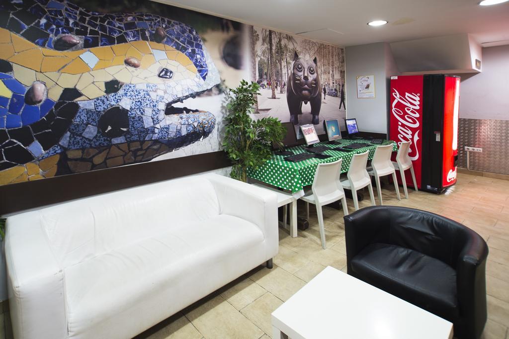 Center-Ramblas ξενώνας Βαρκελώνη Εξωτερικό φωτογραφία